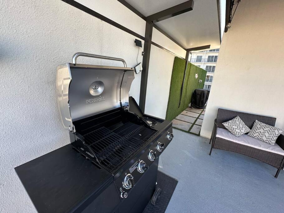 Vacay Spot Experience Luna Sky! 65" Tv Bar, Bbq, Shower Massage Jets, Music, Go To Fl Keys Homestead Exterior foto