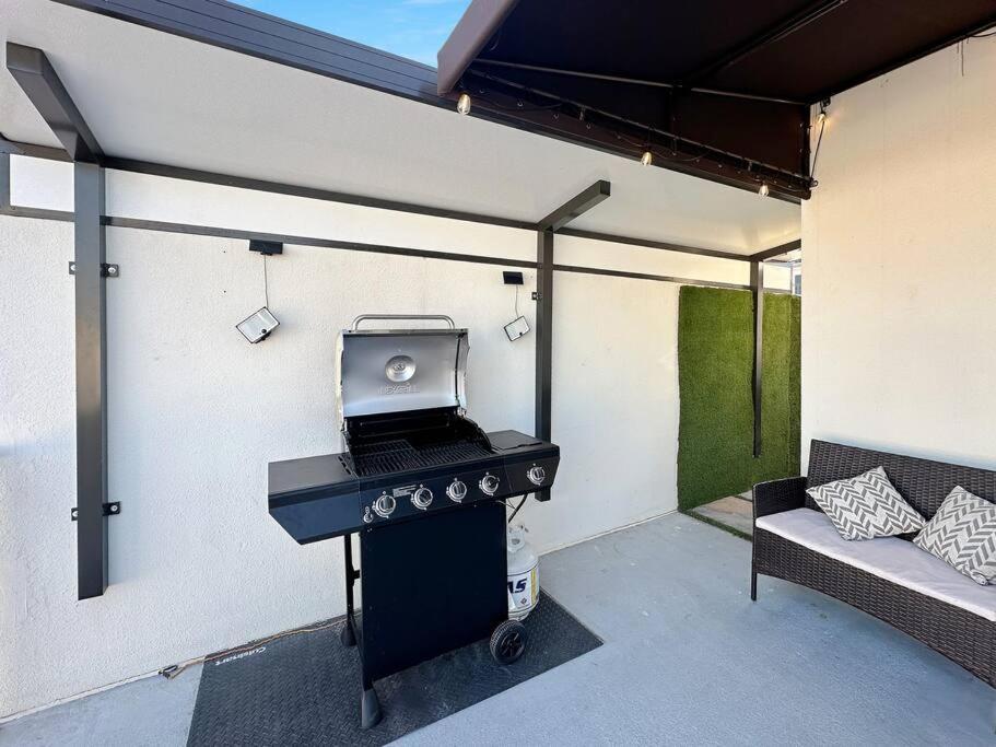 Vacay Spot Experience Luna Sky! 65" Tv Bar, Bbq, Shower Massage Jets, Music, Go To Fl Keys Homestead Exterior foto